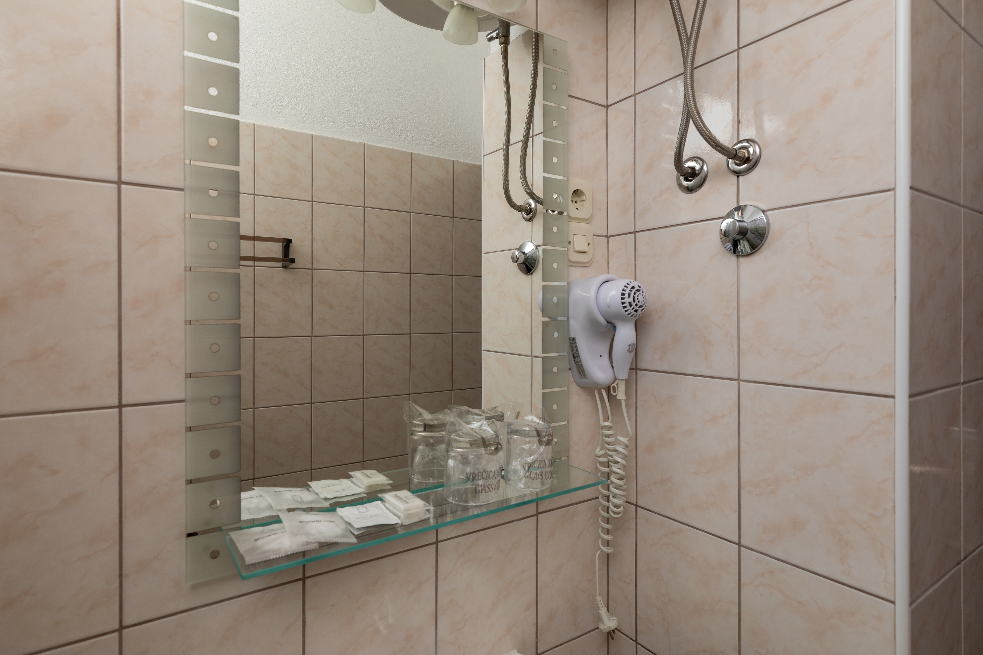 One bedroom apartment with balcony and sea view Lokva Rogoznica, Omiš  A-d