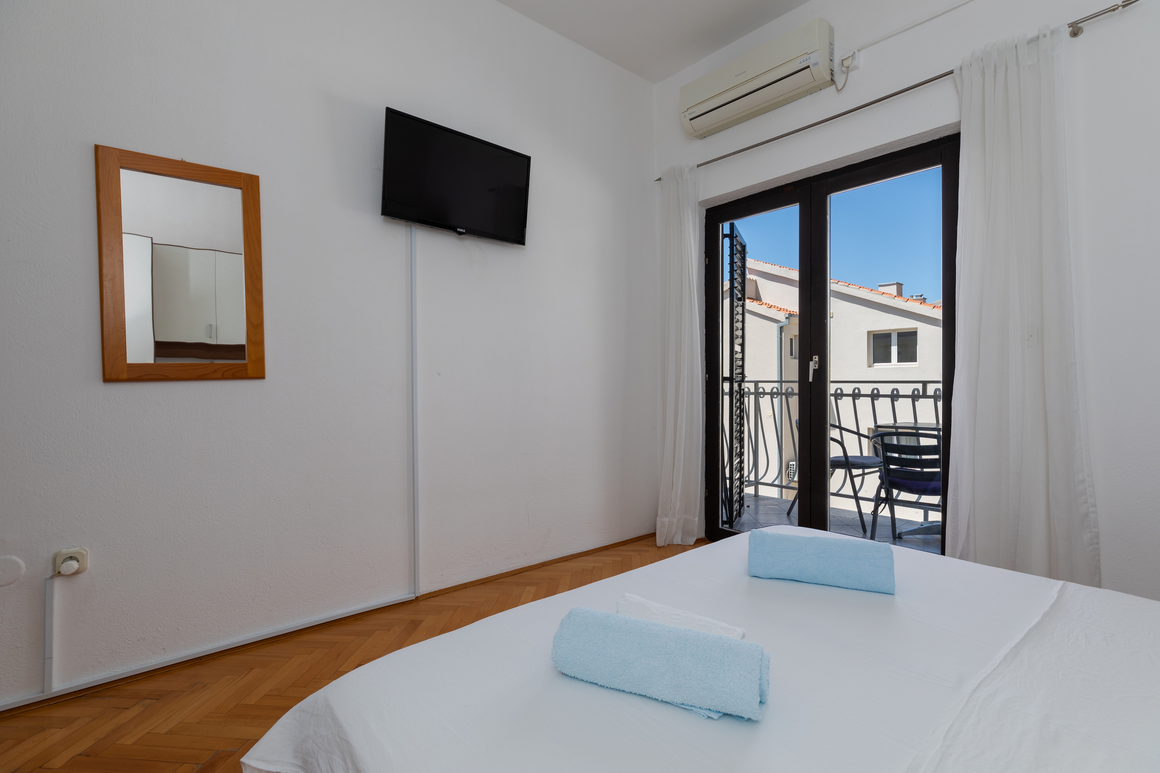 One bedroom apartment with balcony and sea view Lokva Rogoznica, Omiš  A-d