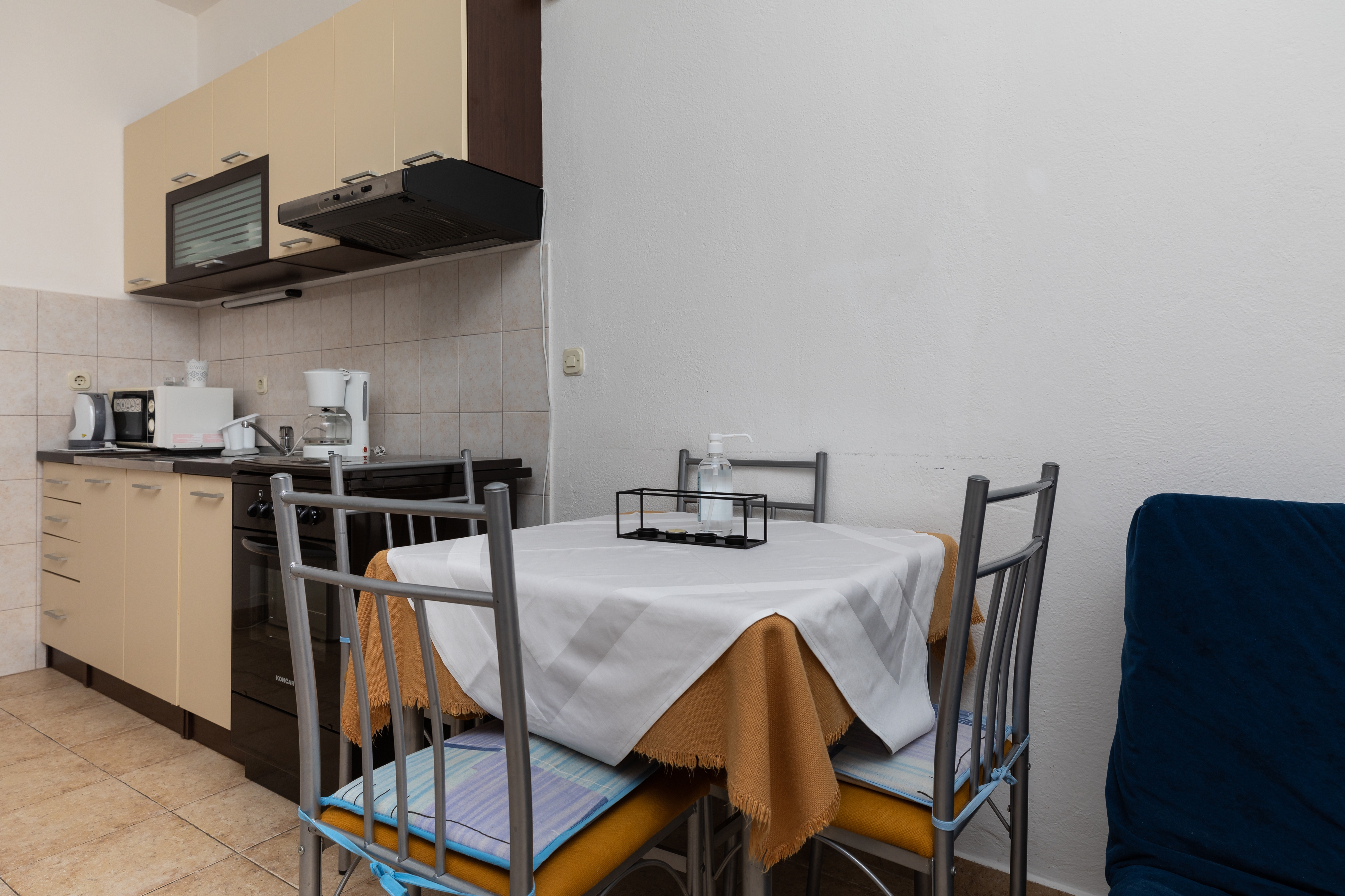 One bedroom apartment with balcony and sea view Lokva Rogoznica, Omiš  A-d