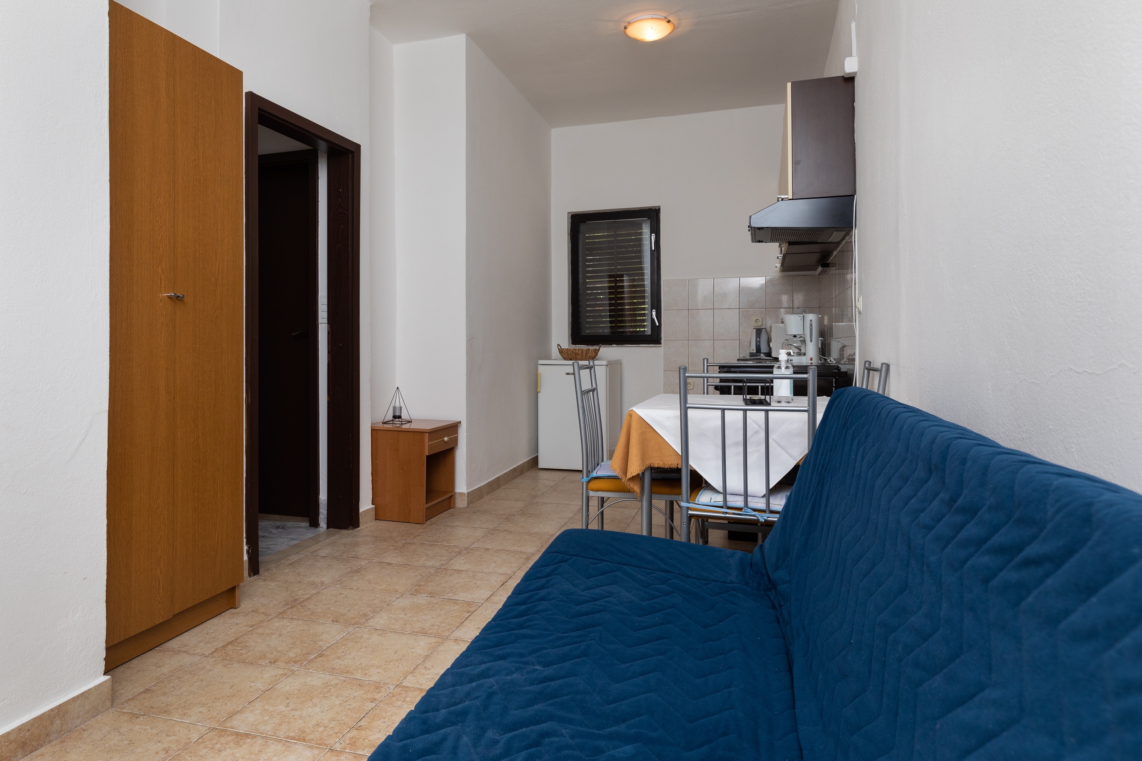One bedroom apartment with balcony and sea view Lokva Rogoznica, Omiš  A-d