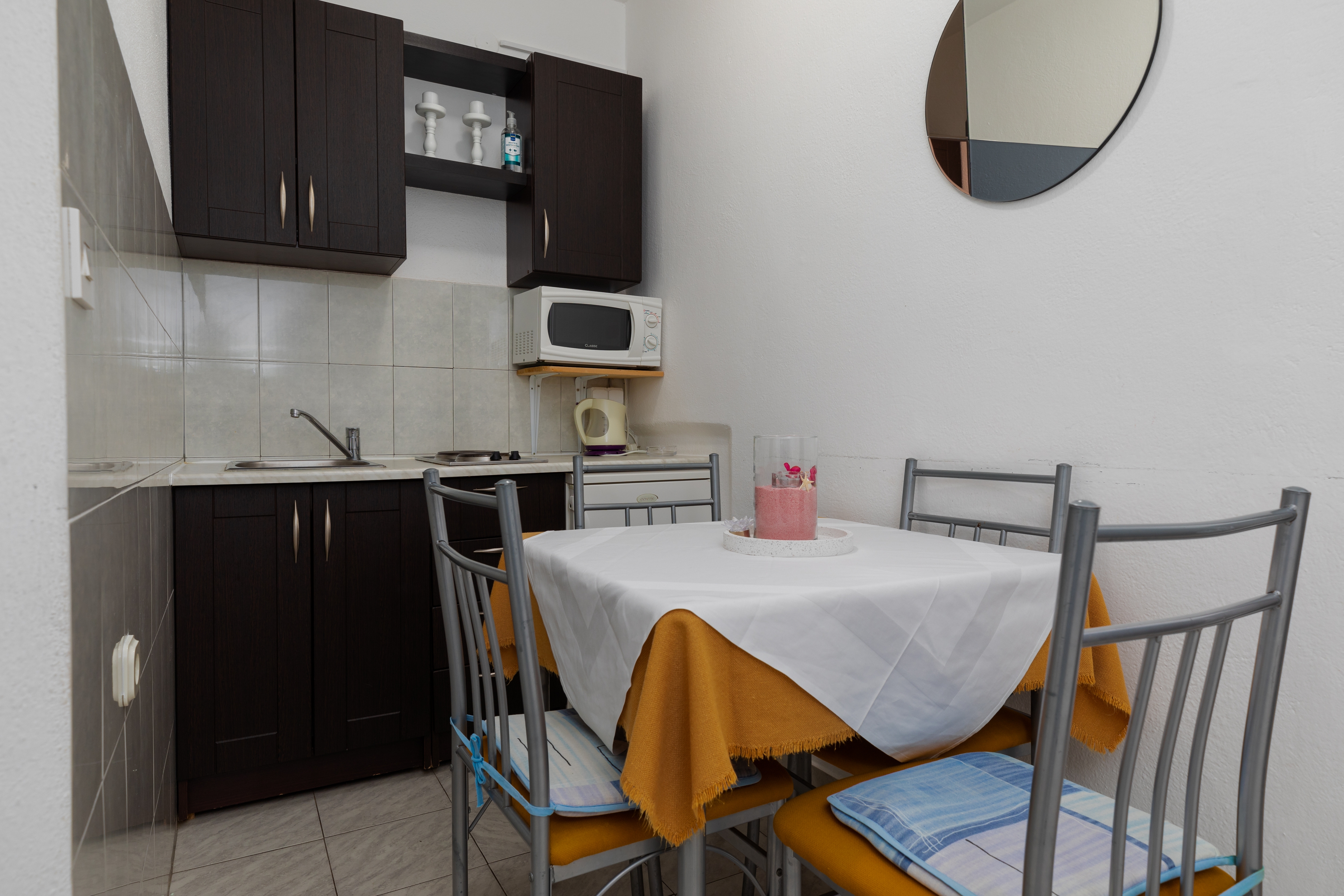 One bedroom apartment with balcony and sea view Lokva Rogoznica, Omiš  A-e