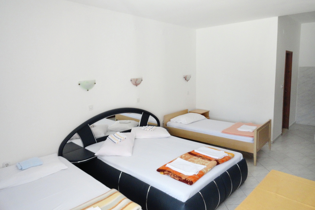Studio flat with terrace and sea view Lokva Rogoznica, Omiš  AS-c