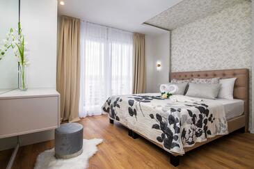 Lokva Rogoznica, Bedroom in the room, air condition available and WiFi.