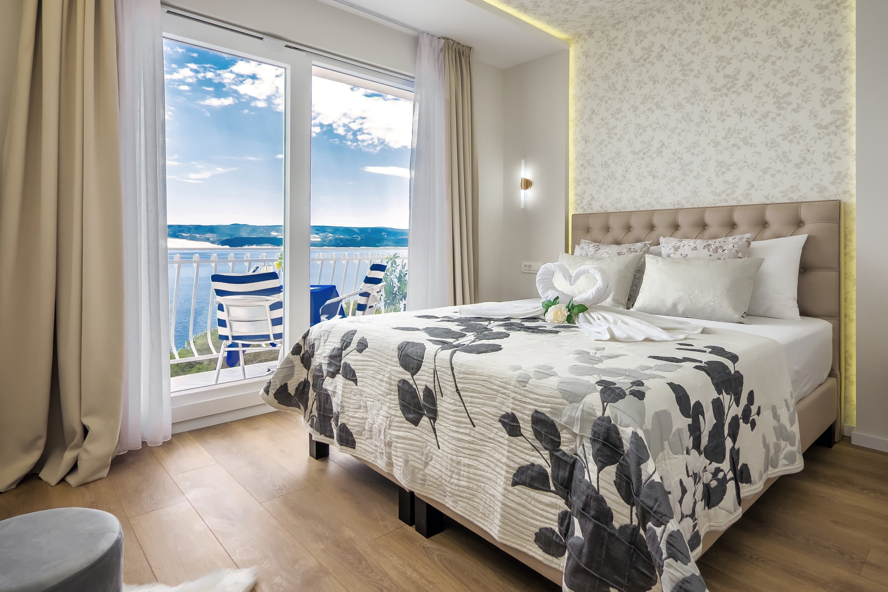 Room with balcony and sea view Lokva Rogoznica, Omiš  S-a