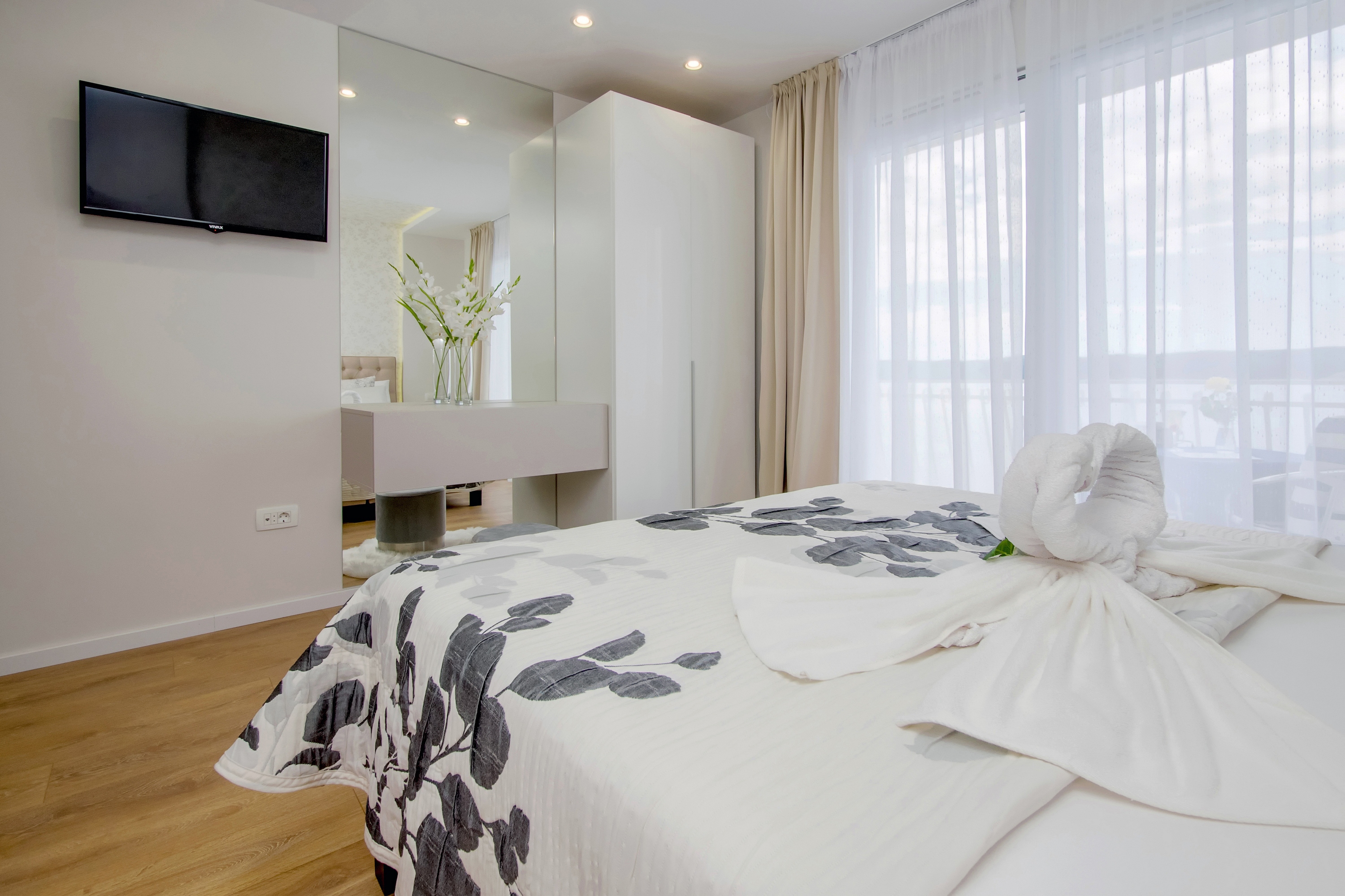 Room with balcony and sea view Lokva Rogoznica, Omiš  S-a