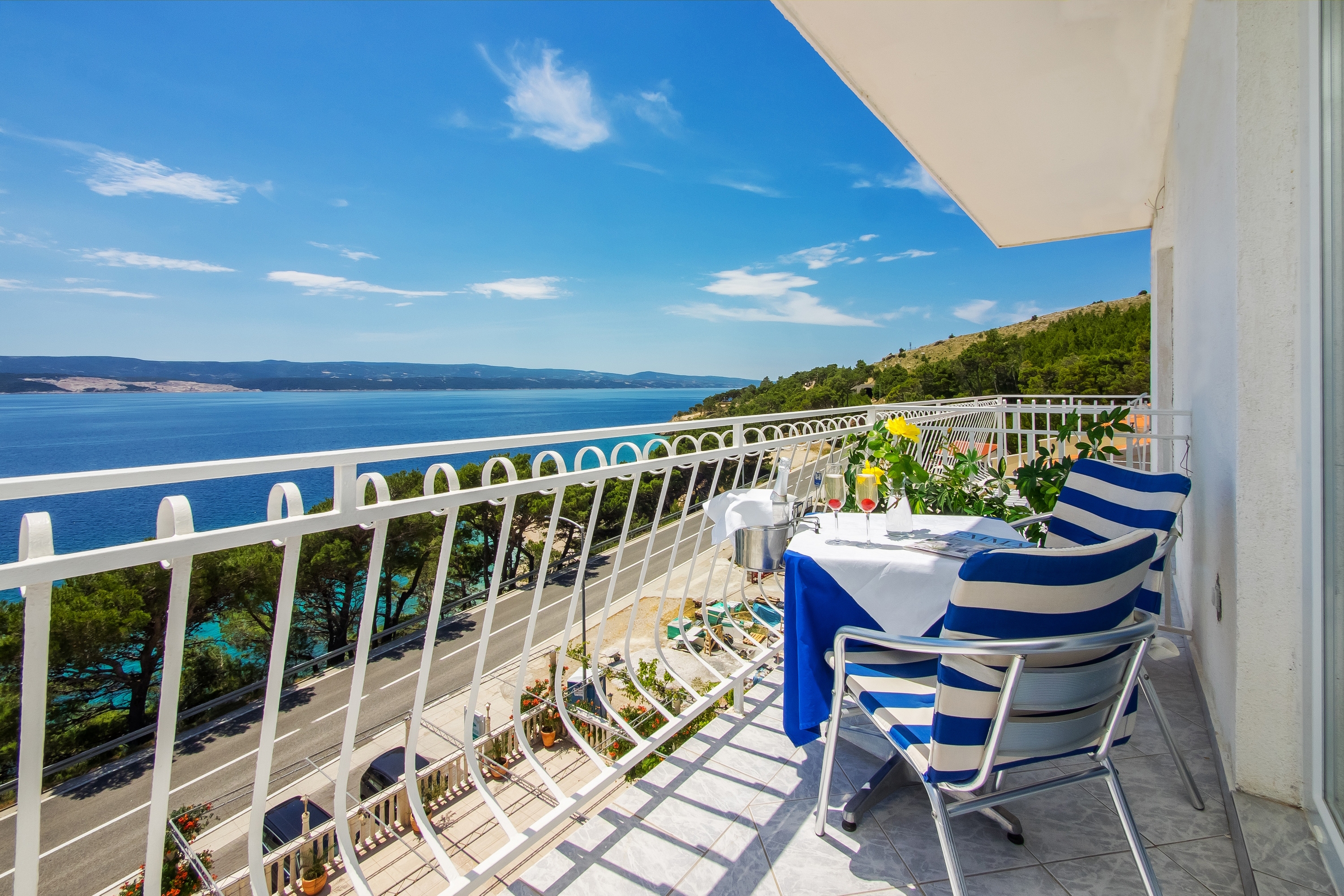 Room with balcony and sea view Lokva Rogoznica, Omiš  S-b