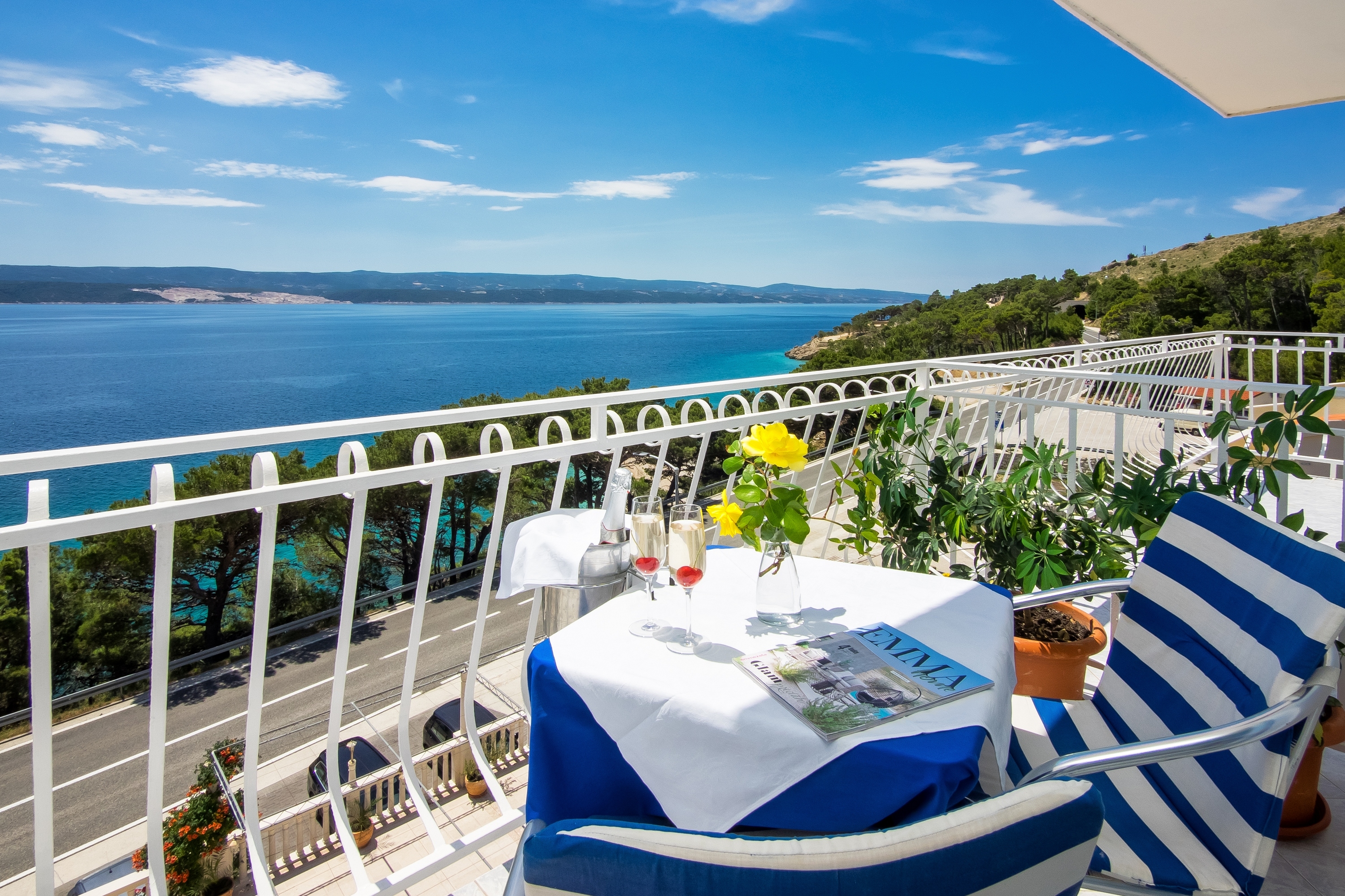 Room with balcony and sea view Lokva Rogoznica, Omiš  S-b