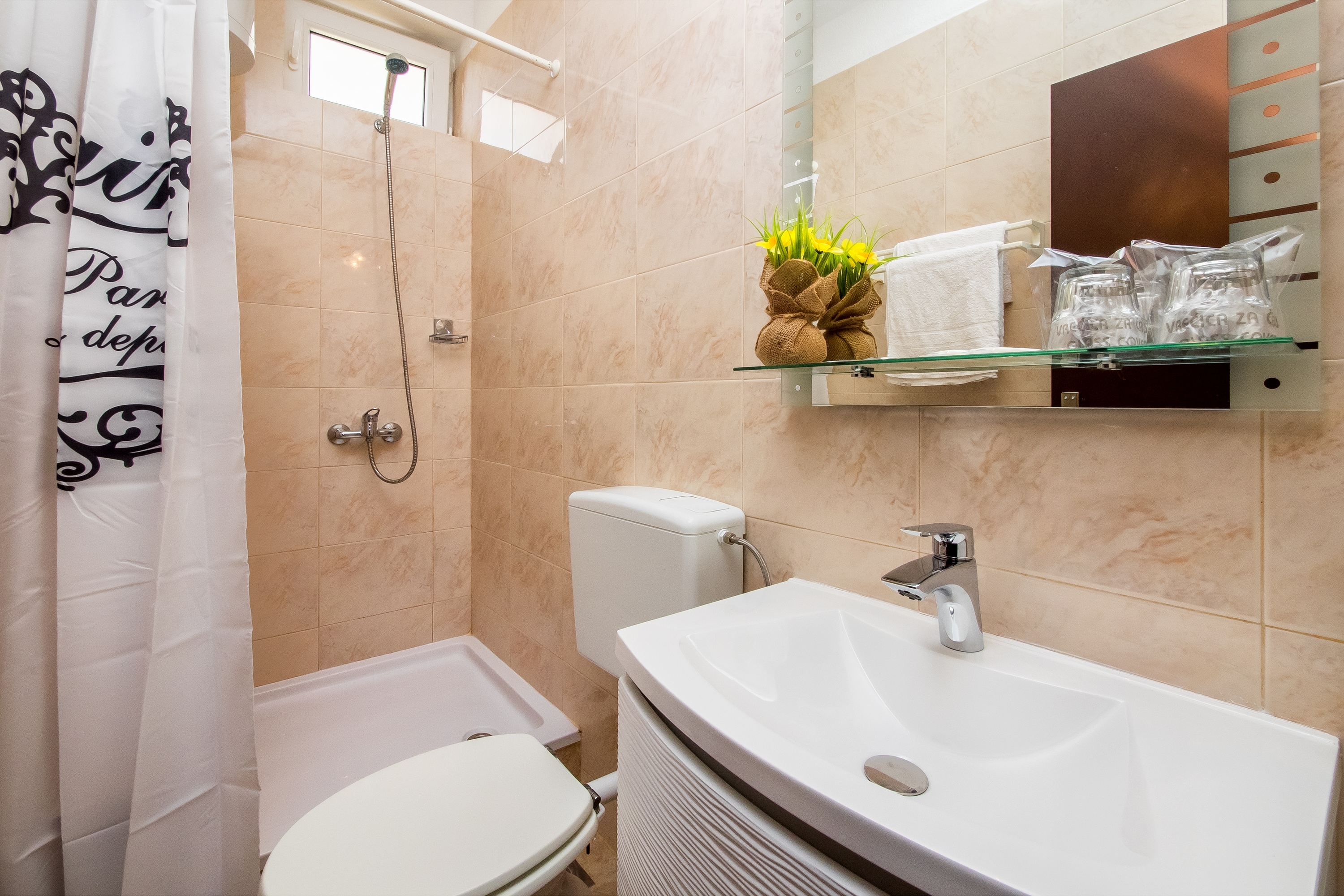 Room with balcony and sea view Lokva Rogoznica, Omiš  S-d