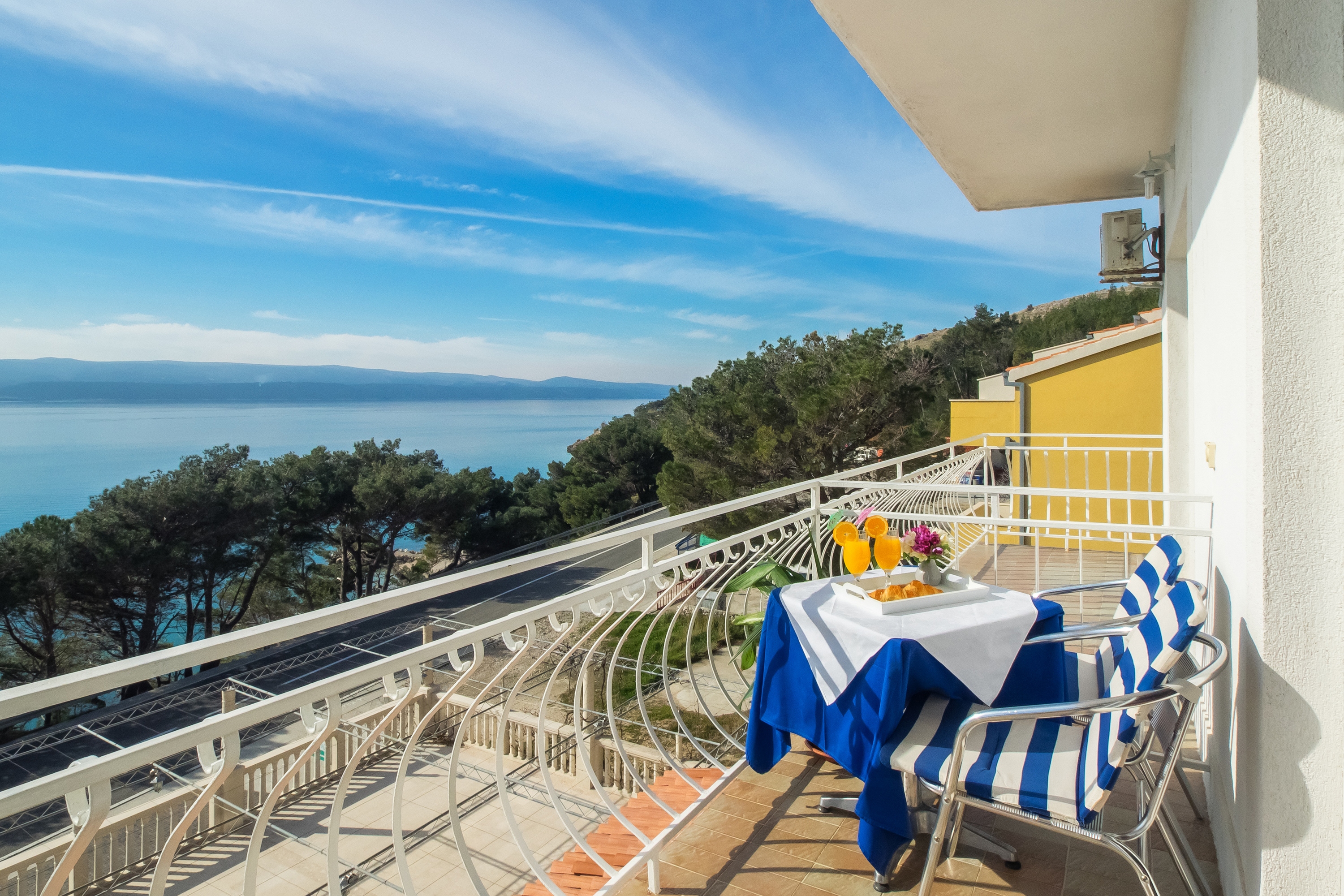 Room with balcony and sea view Lokva Rogoznica, Omiš  S-f