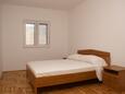 Sypialnia 2 Vinišće, Sypialnia 2 w zakwaterowaniu typu apartment, dopusteni kucni ljubimci.