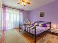 Bedroom 2 Podstrana, Bedroom 2 in the house, air condition available, (pet friendly) and WiFi.