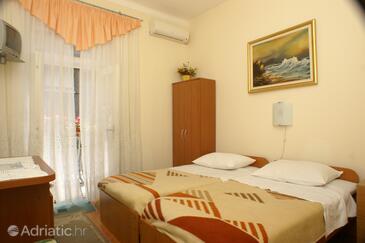 Bedroom Split, Bedroom in the room, dostupna klima.