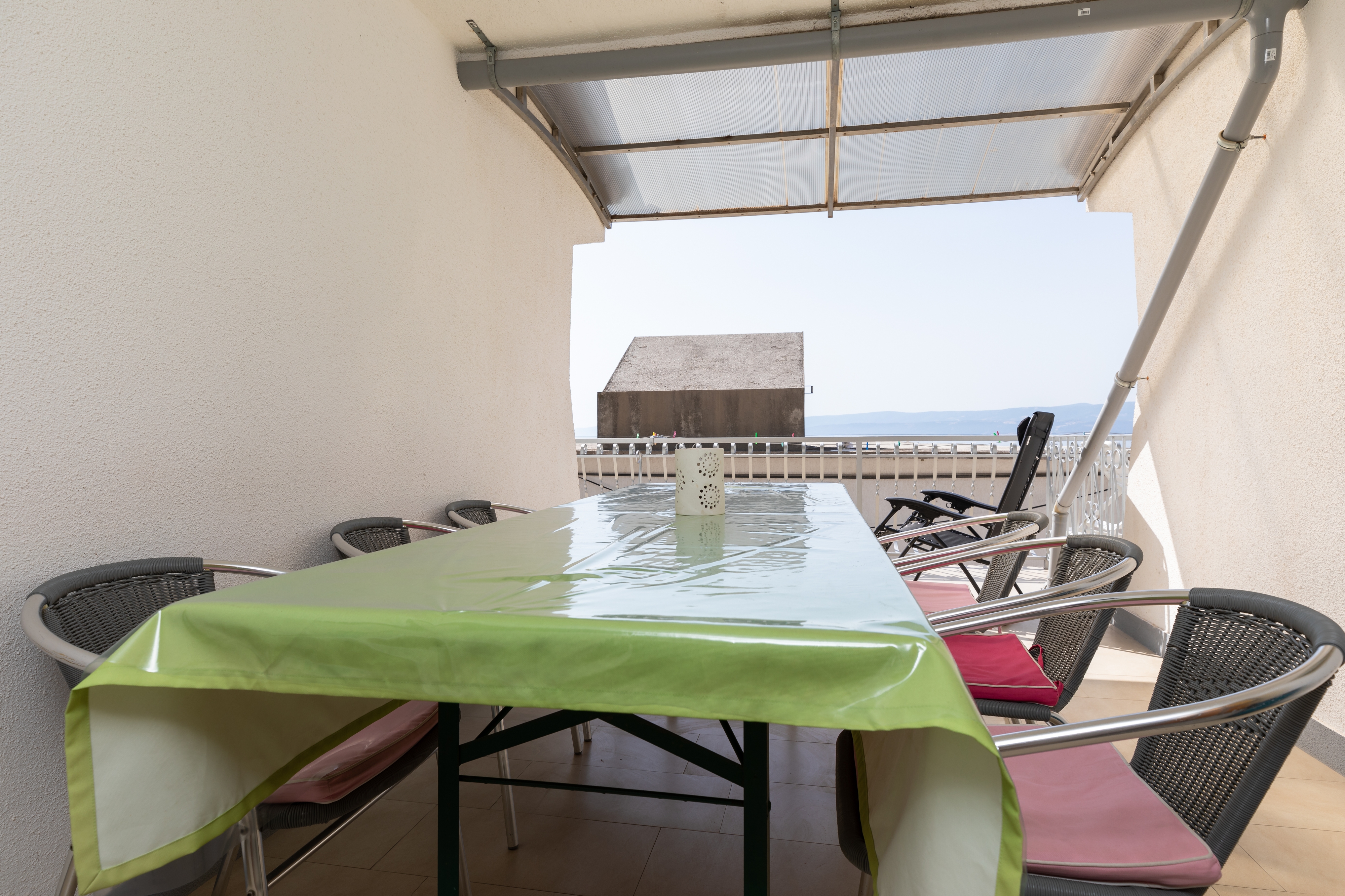 Two bedroom apartment with terrace and sea view Duće, Omiš  A-b