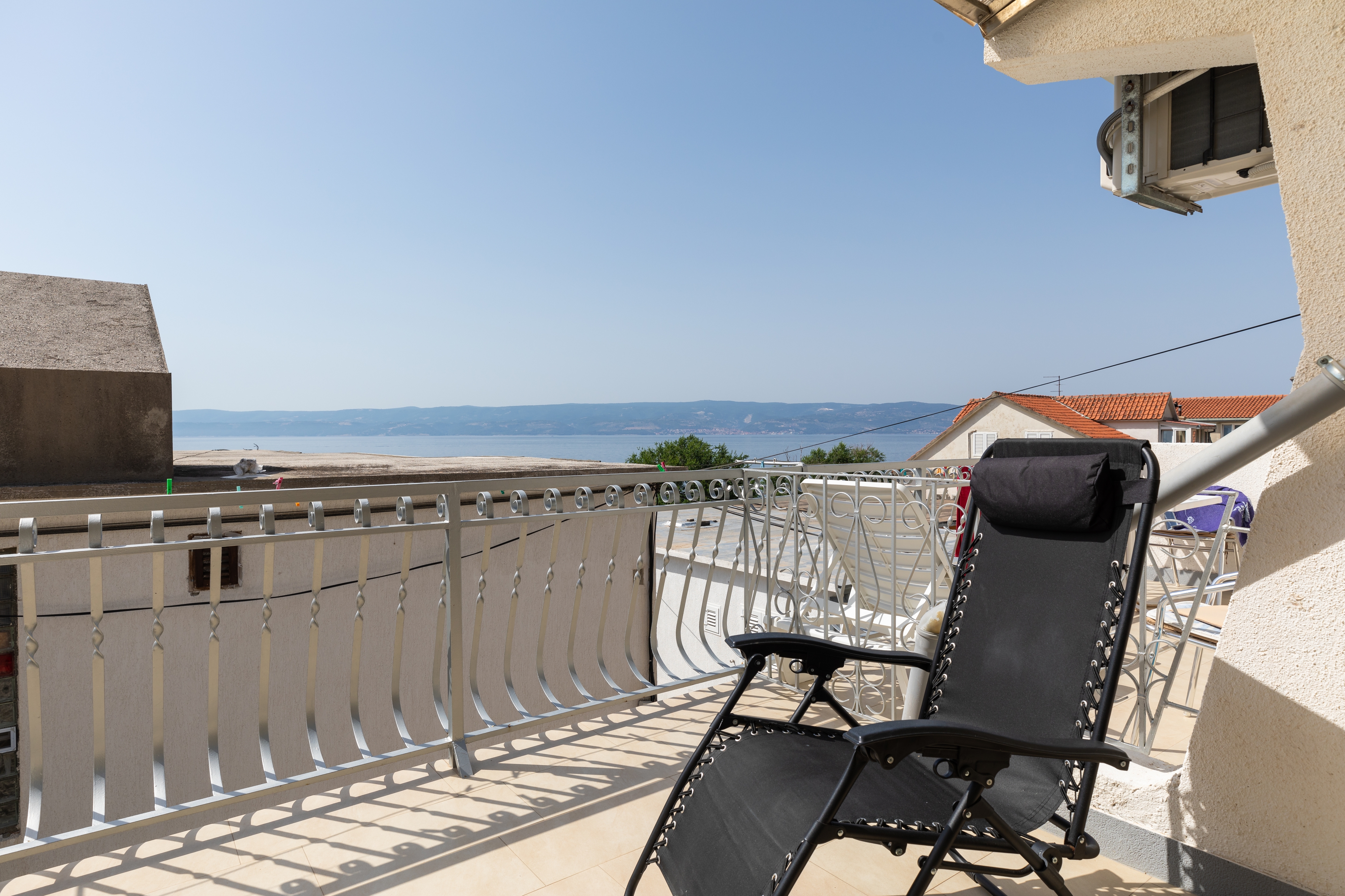 Two bedroom apartment with terrace and sea view Duće, Omiš  A-b
