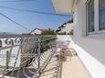Balkon Duće, Balkon v ubytování typu studio-apartment, s výhledem na moře a WiFi.