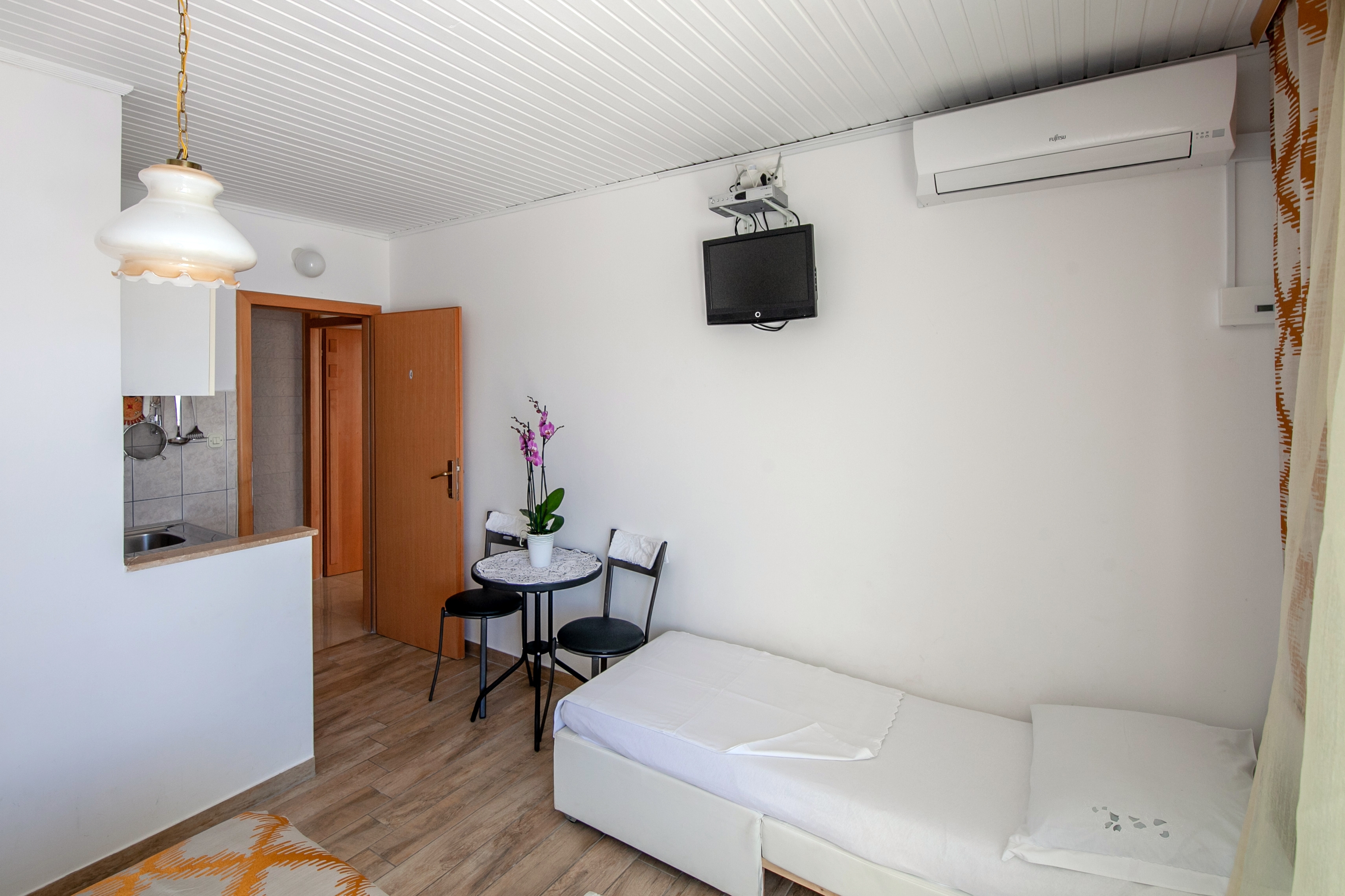 Studio flat with terrace and sea view Duće, Omiš (AS-2992-c)