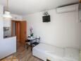Dining room Duće, Dining room in the studio-apartment, WiFi.