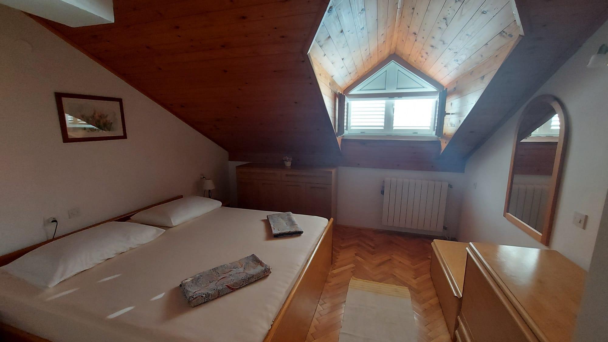 One bedroom apartment near beach Tribunj, Vodice  A-a