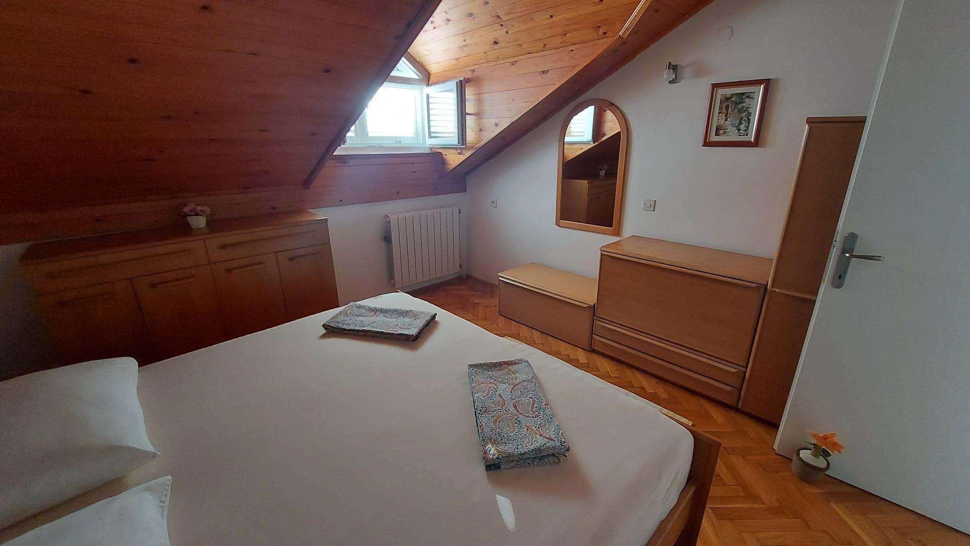 One bedroom apartment near beach Tribunj, Vodice  A-a