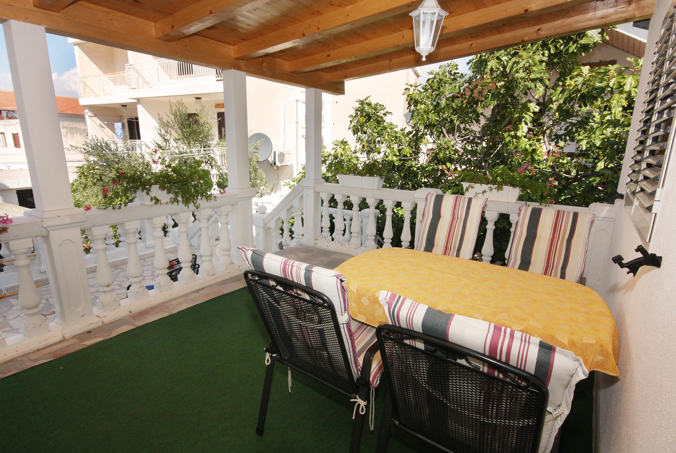 Two bedroom apartment with terrace Vodice  A-c