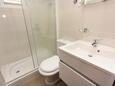 Vodice, Baño in the studio-apartment, WiFi.