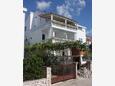 Vodice, Vodice, Propiedad 2995 - Apartamentos with pebble beach.