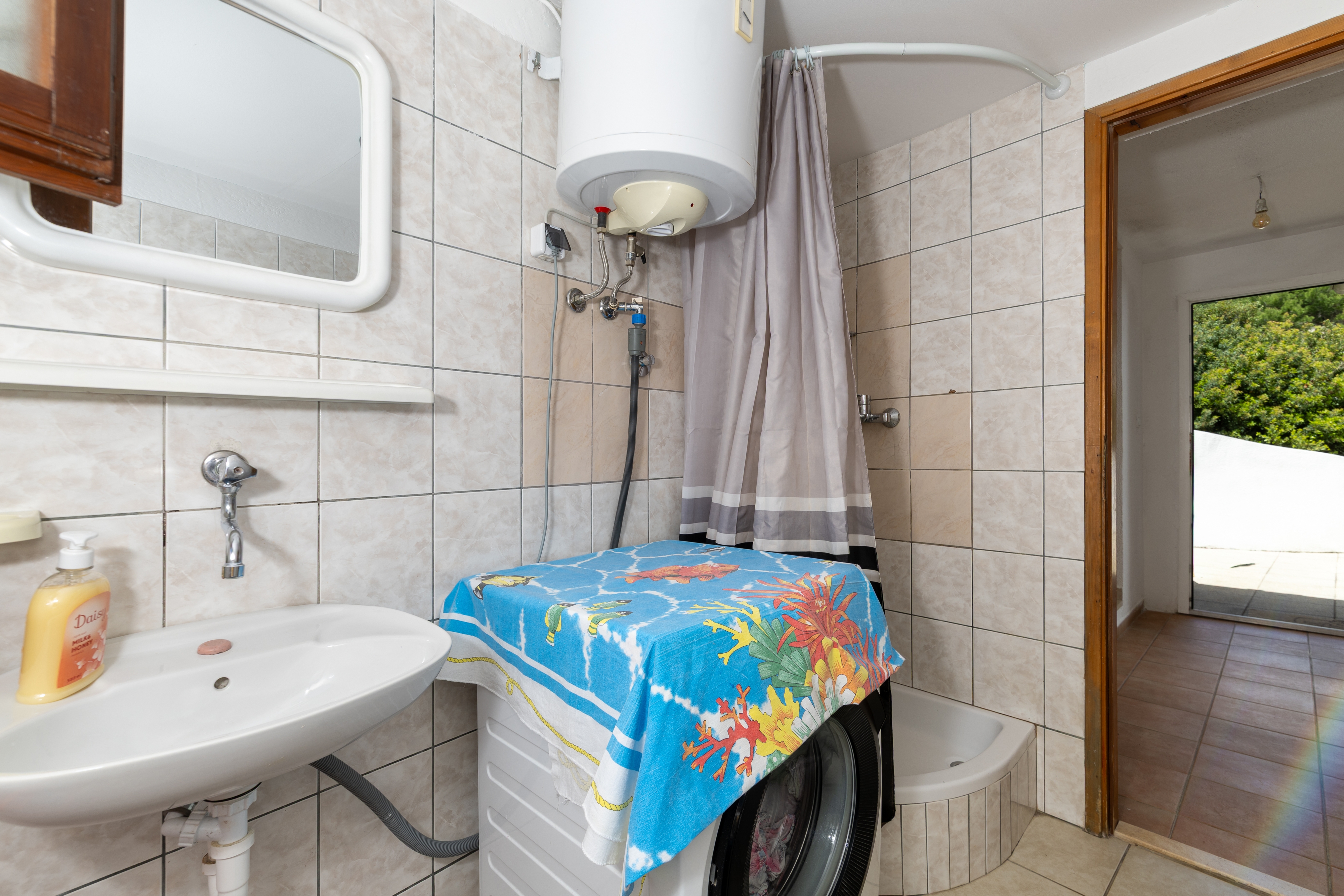 Three bedroom apartment near beach Cove Tvrdni Dolac, Hvar  A-a