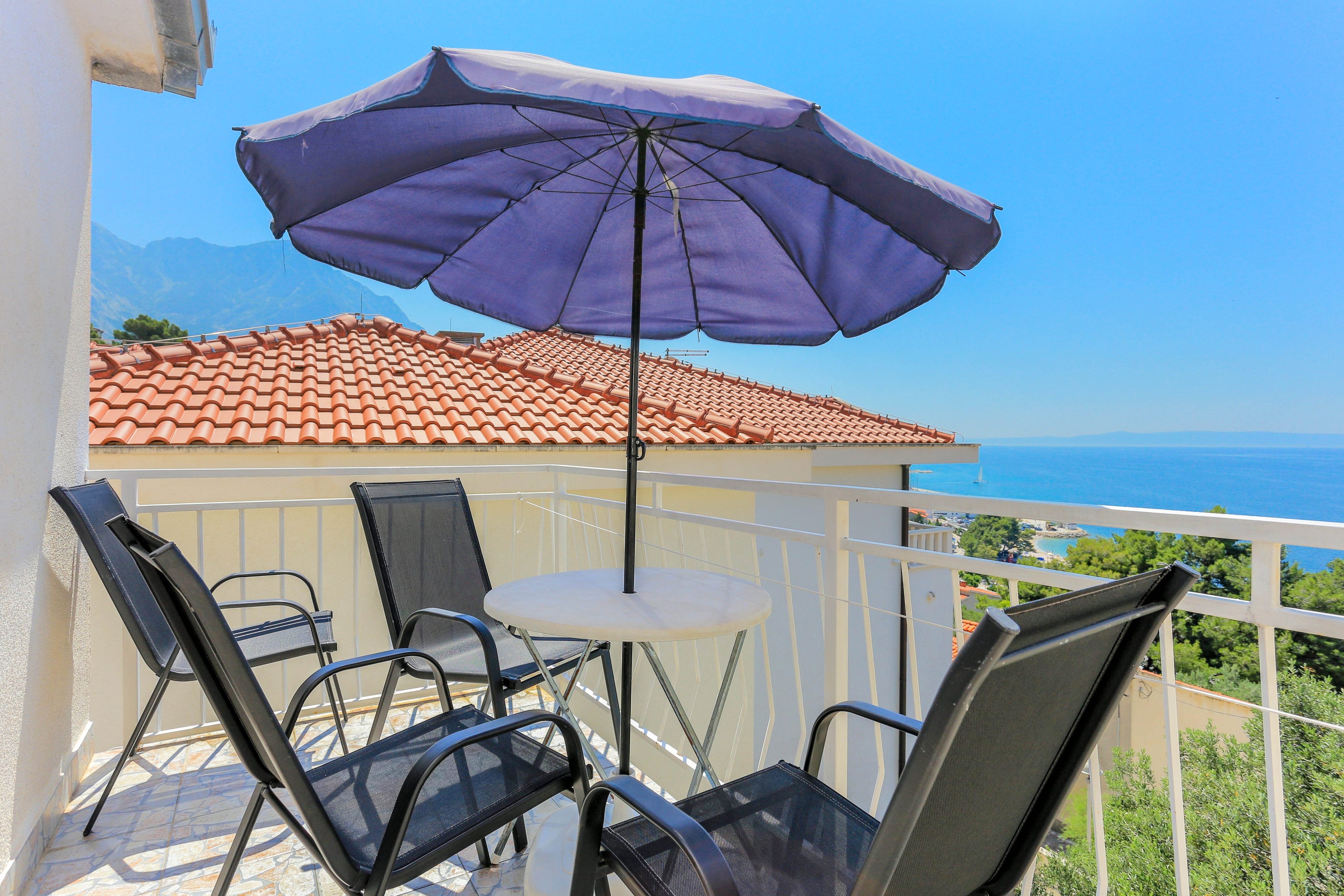 One bedroom apartment with balcony and sea view Baška Voda, Makarska  A-c