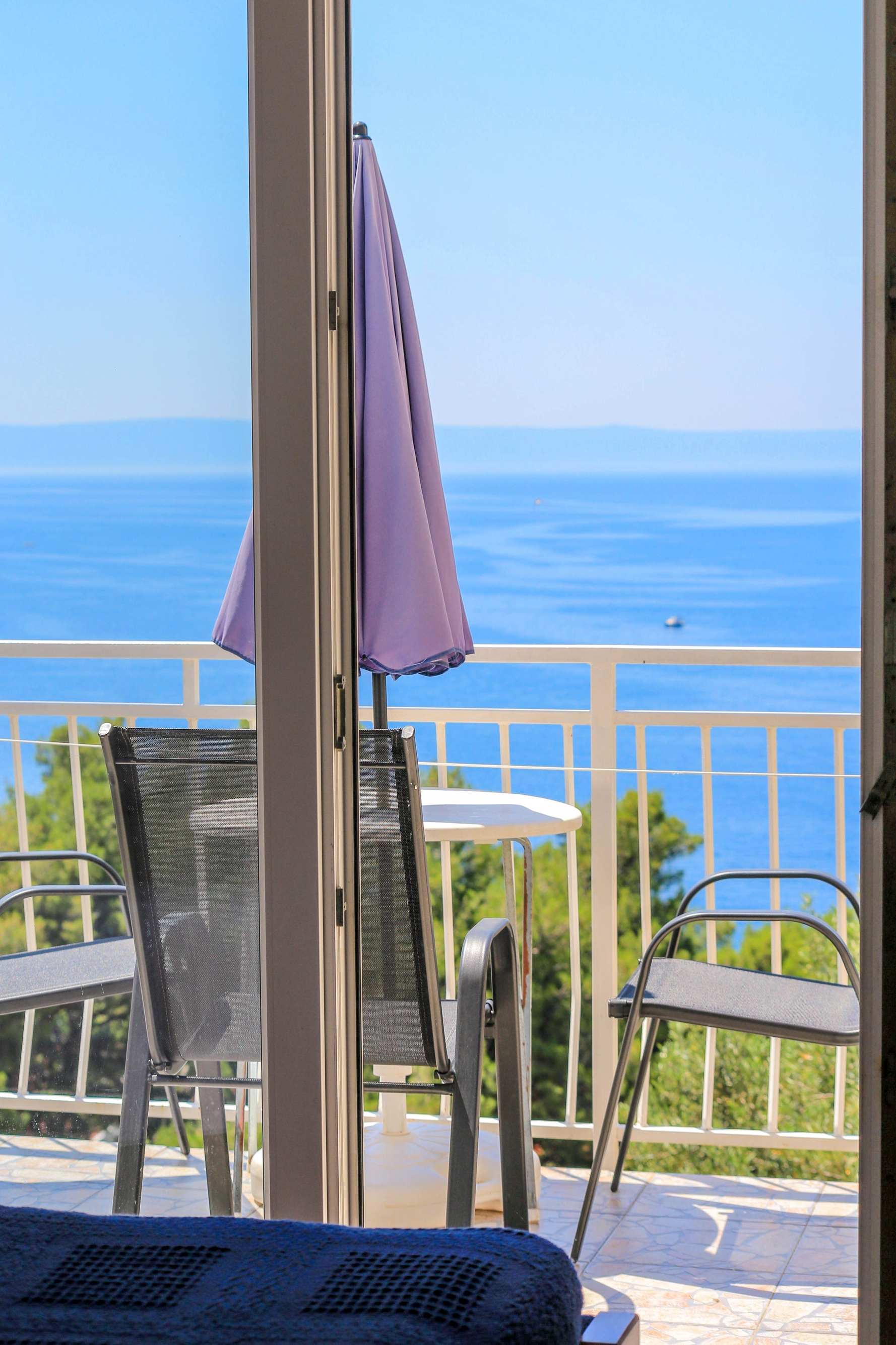 One bedroom apartment with balcony and sea view Baška Voda, Makarska  A-c