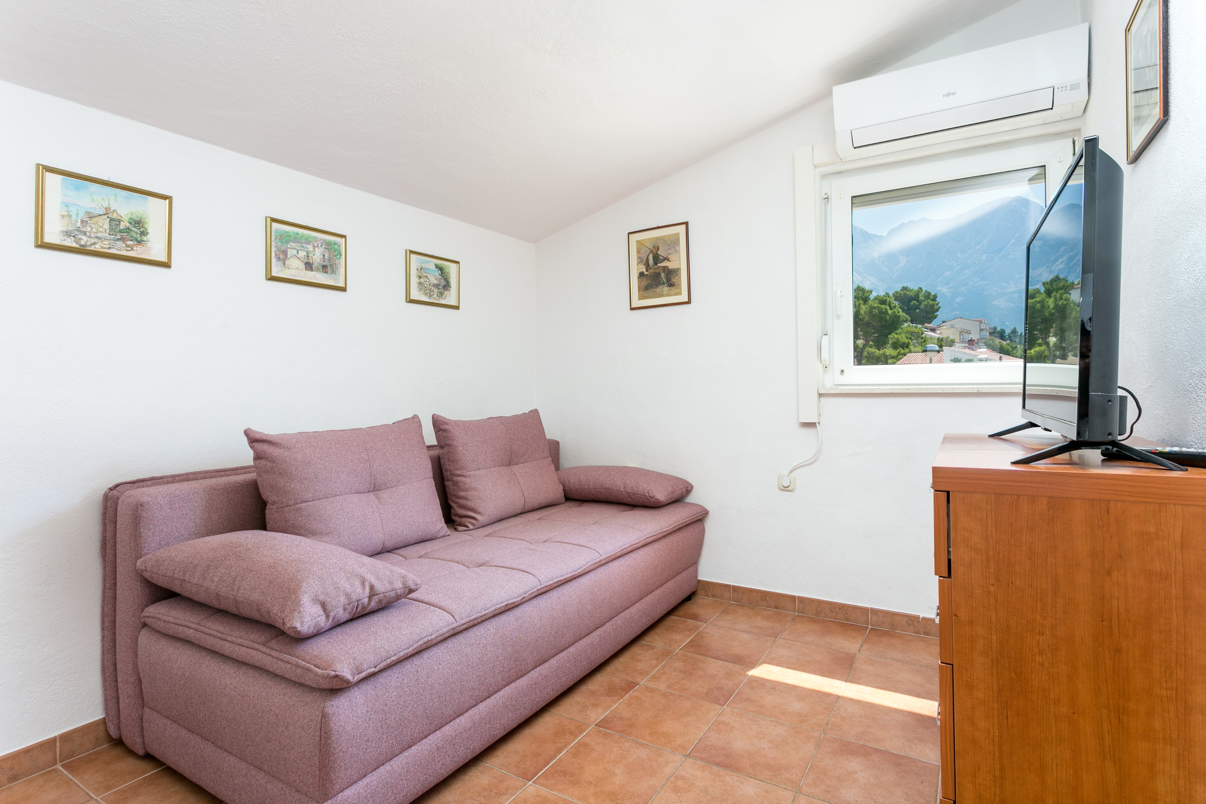 One bedroom apartment with balcony and sea view Baška Voda, Makarska (A-300-c)