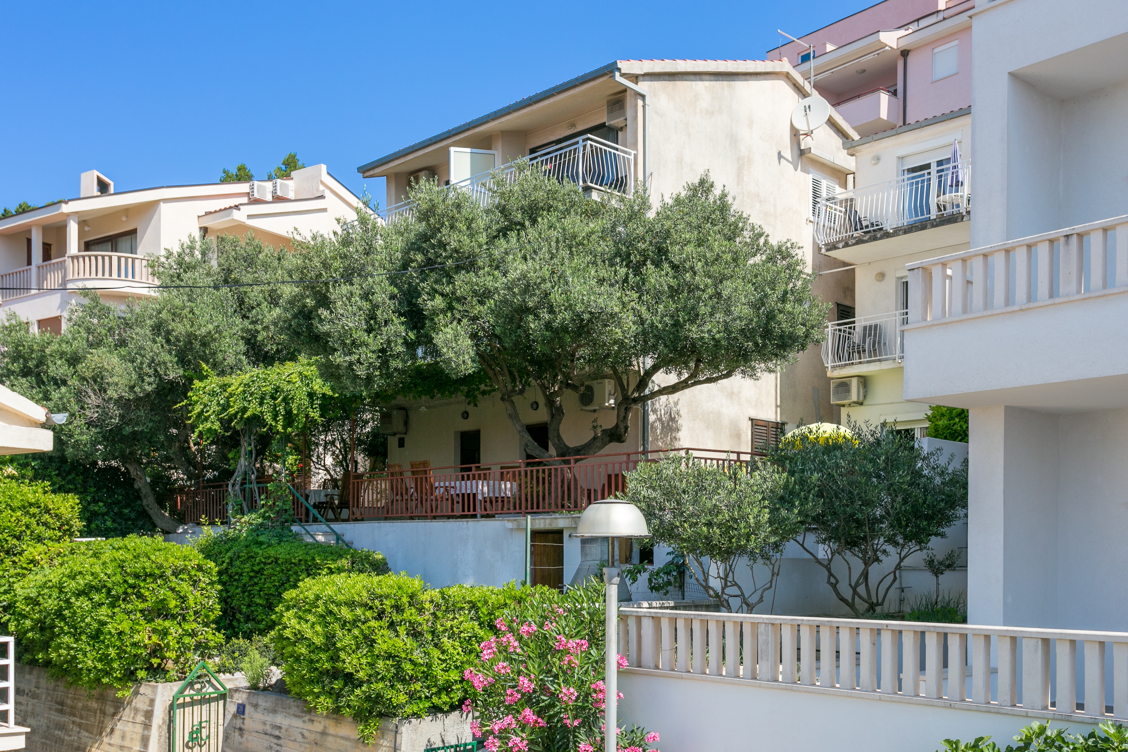 One bedroom apartment with balcony and sea view Baška Voda, Makarska (A-300-c)