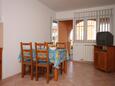 Vrsar, Comedor in the apartment, air condition available, (pet friendly) y WiFi.