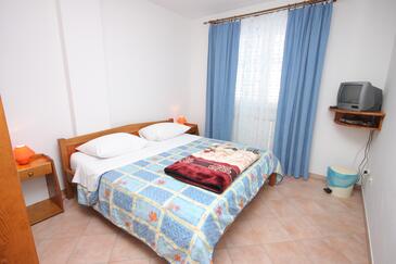 Vrsar, Bedroom in the room, air condition available, (pet friendly) and WiFi.