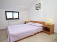 Ložnice 1 Funtana, Ložnice 1 v ubytování typu apartment, domácí mazlíčci povoleni a WiFi.
