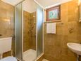 Ванная комната Baška Voda, Ванная комната в размещении типа studio-apartment, Домашние животные допускаются и WiFi.