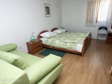 Bedroom Rovinj, Bedroom in the room, dostupna klima.