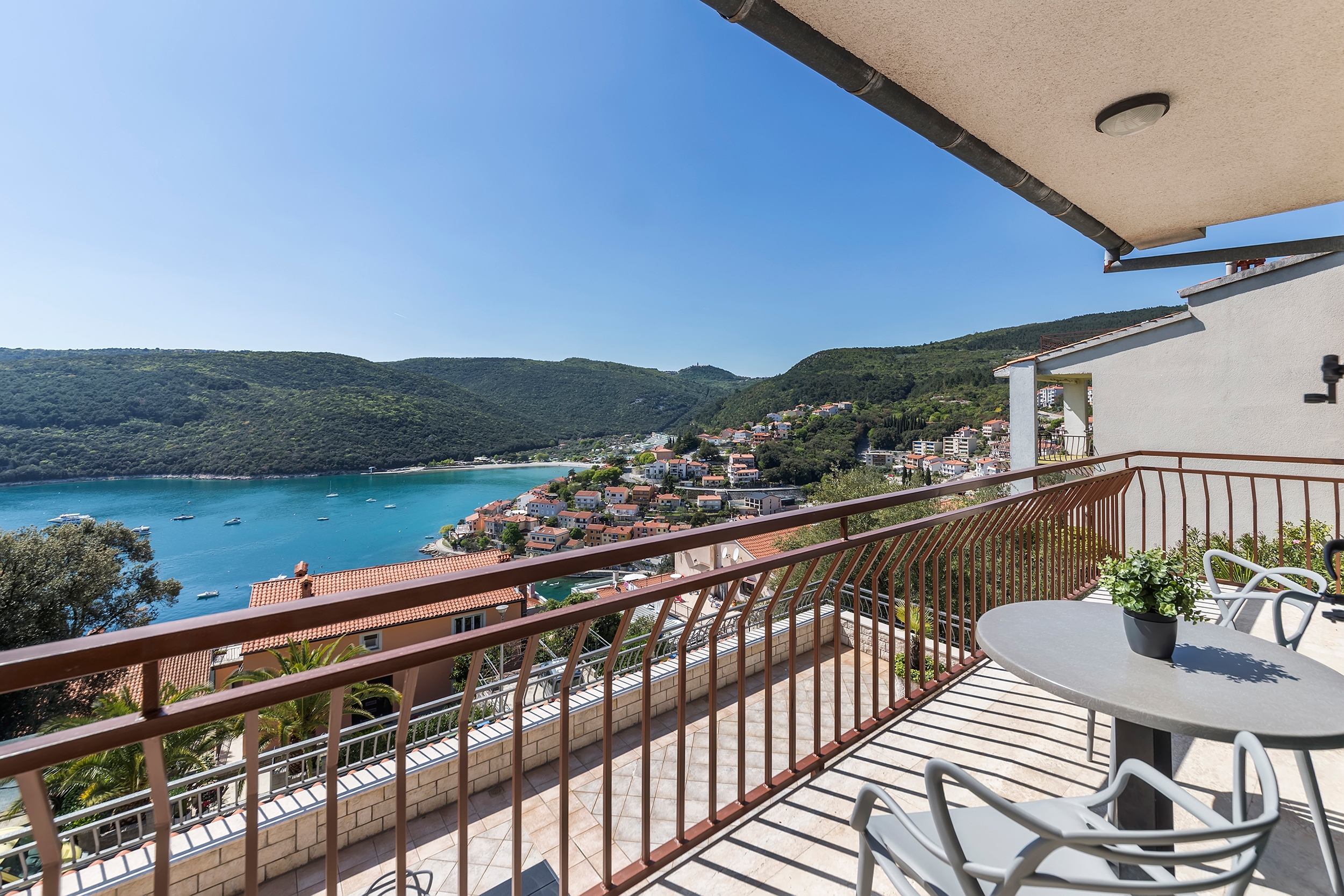 Two bedroom apartment with balcony and sea view Rabac, Labin  A-b