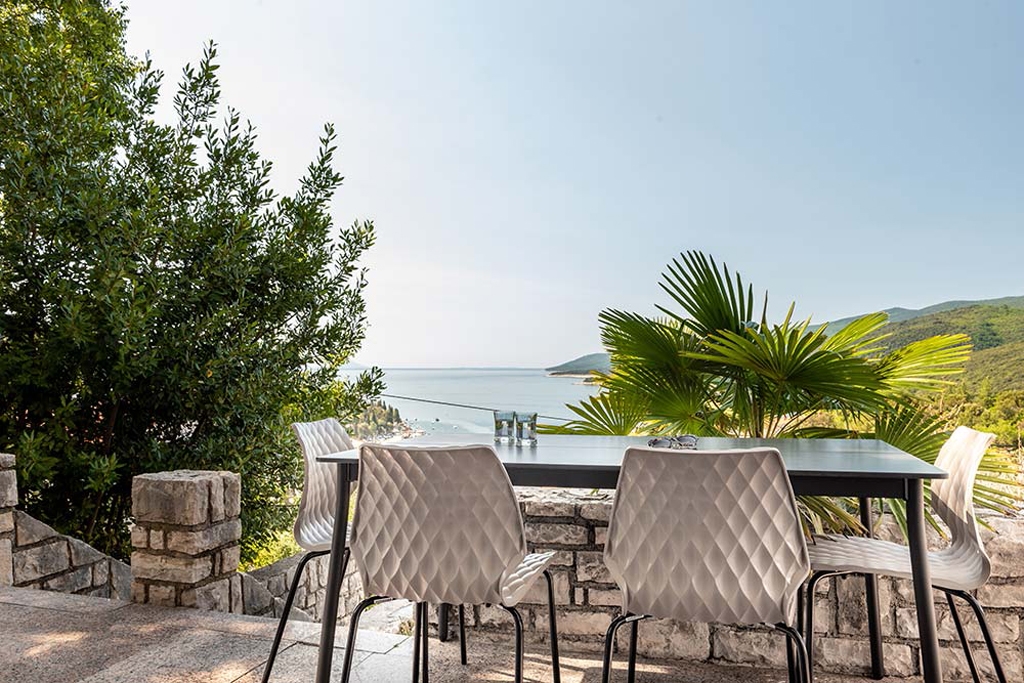 One bedroom apartment with terrace and sea view Rabac, Labin  A-f
