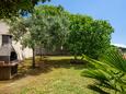 Rabac, Labin, Courtyard 3015 - Apartments with pebble beach.