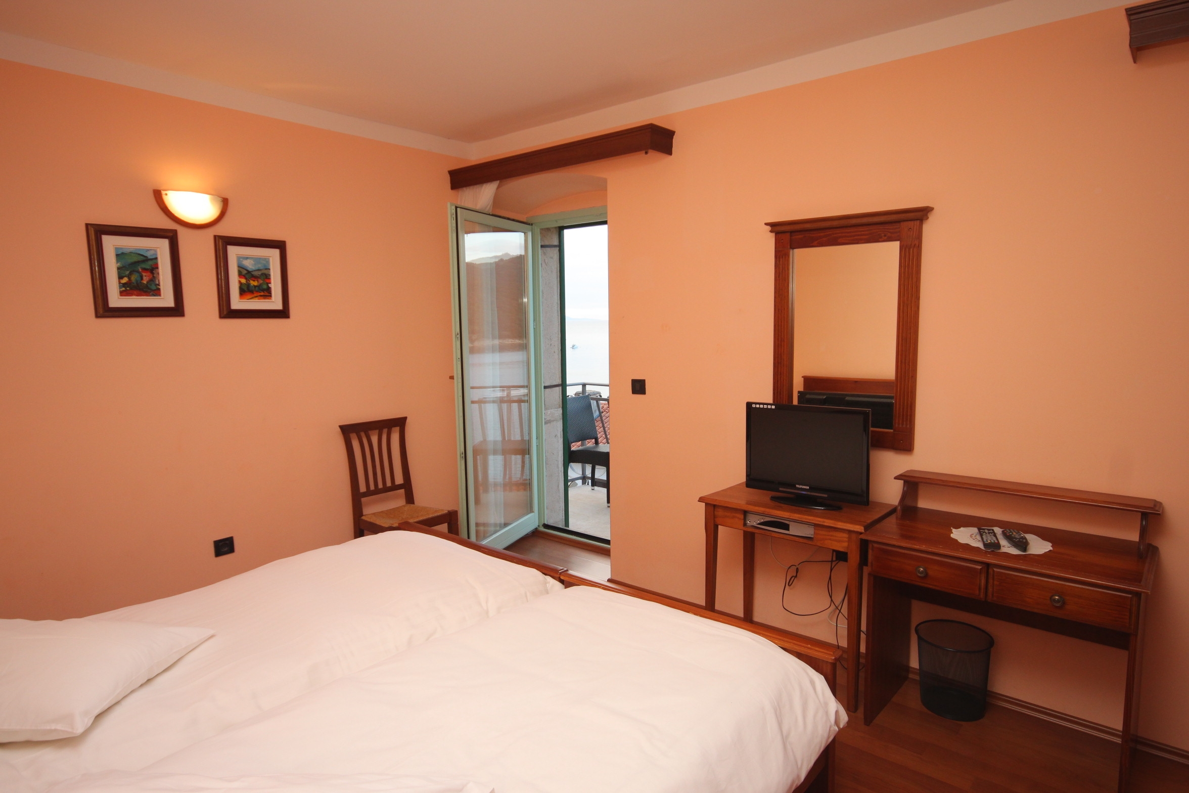 Room with balcony and sea view Rabac, Labin (S-3016-f)