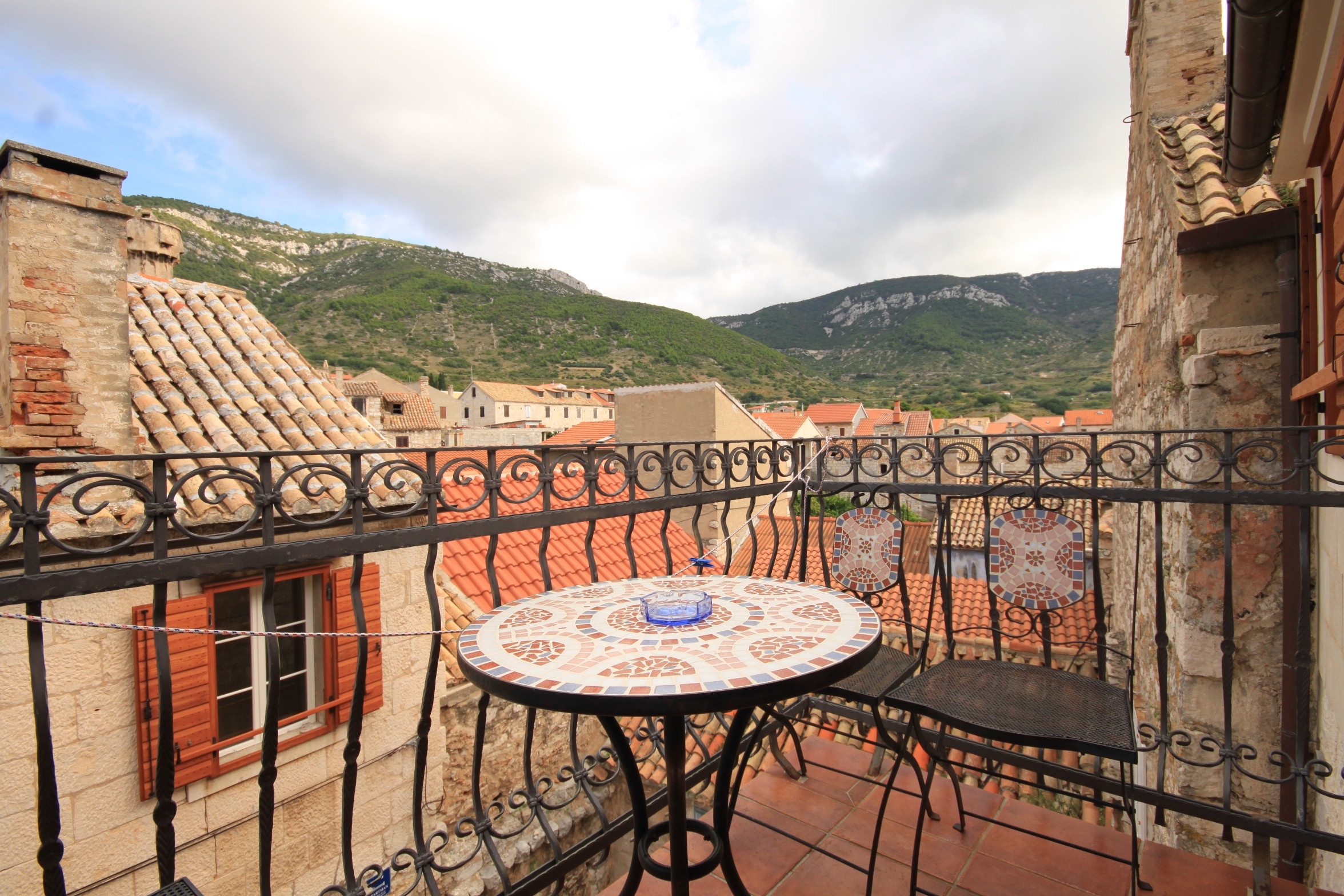 One bedroom apartment near beach Komiža, Vis  A-a