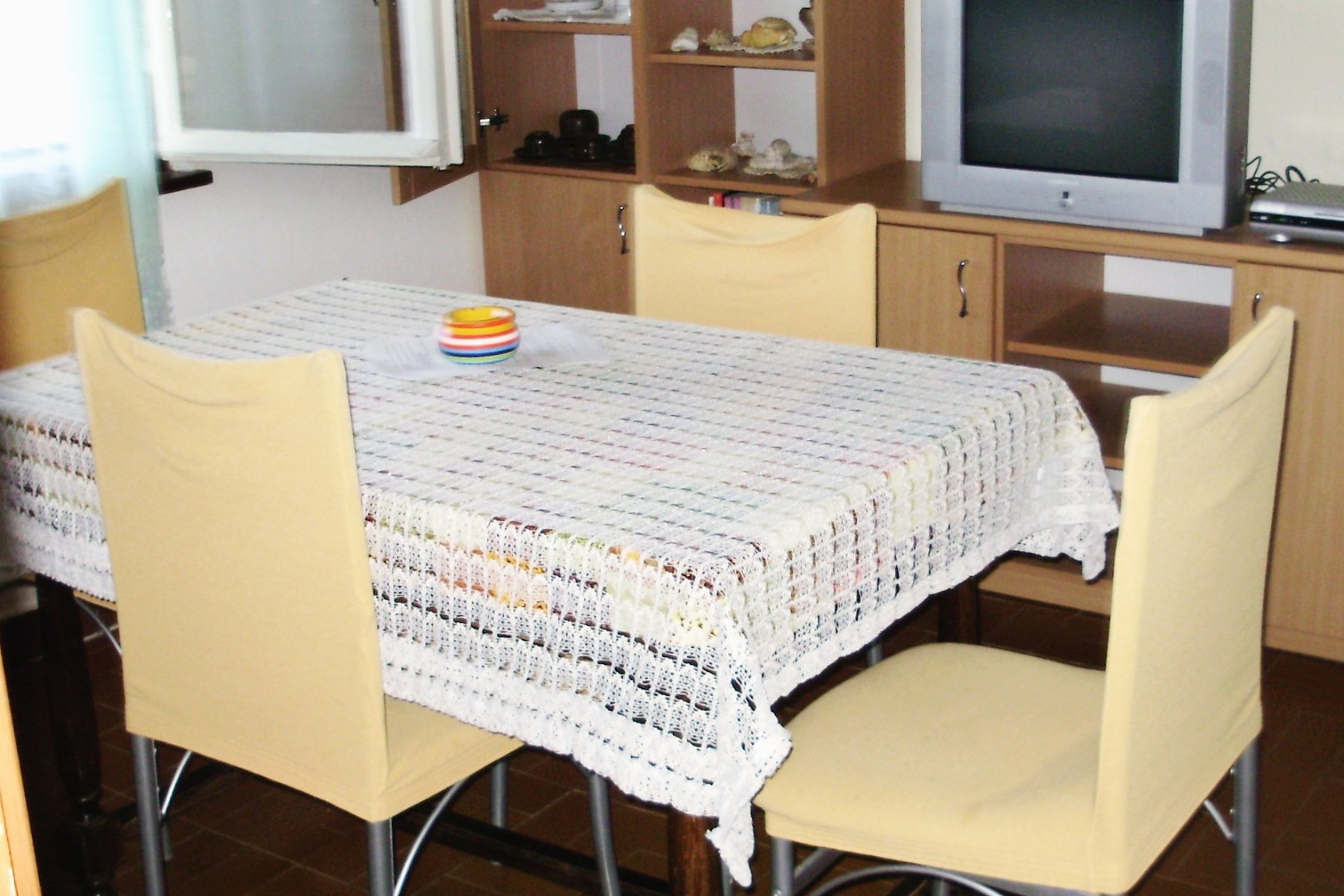 Two bedroom apartment near beach Milna, Vis (A-3036-c)