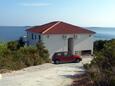 Parking lot Milna, Vis, Parking lot 3036 - Apartments near sea with rocky beach.