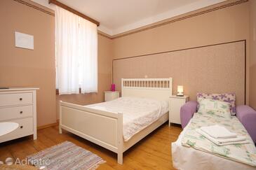 Beli, Ložnice v ubytování typu room, domácí mazlíčci povoleni a WiFi.