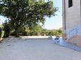 Parking lot Bašanija, Umag, Parking lot 3052 - Rooms with pebble beach.