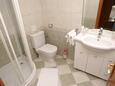 Ванная комната Seget Vranjica, Ванная комната в размещении типа room, Домашние животные допускаются и WiFi.