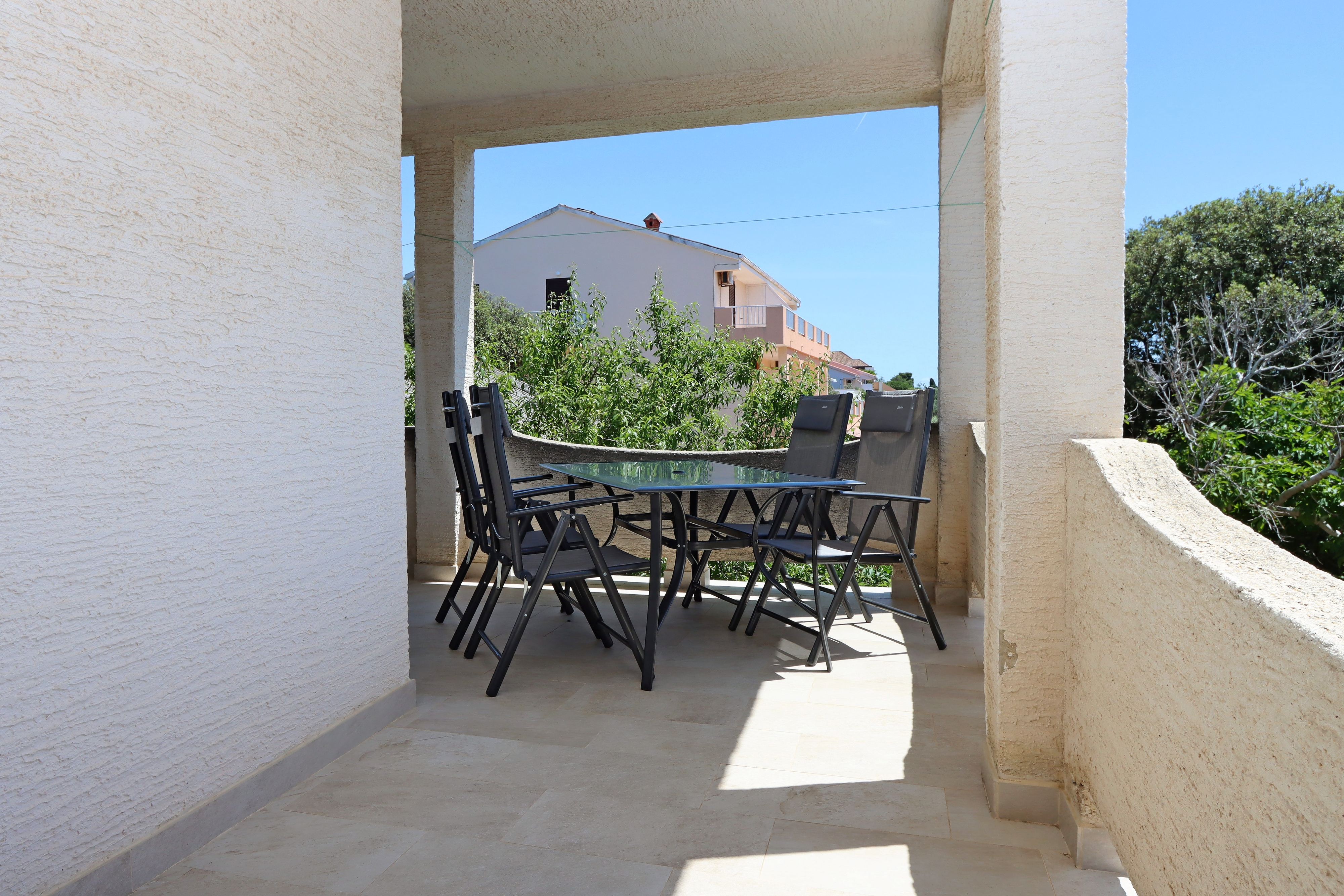 Two bedroom apartment with terrace and sea view Mandre, Pag  A-a