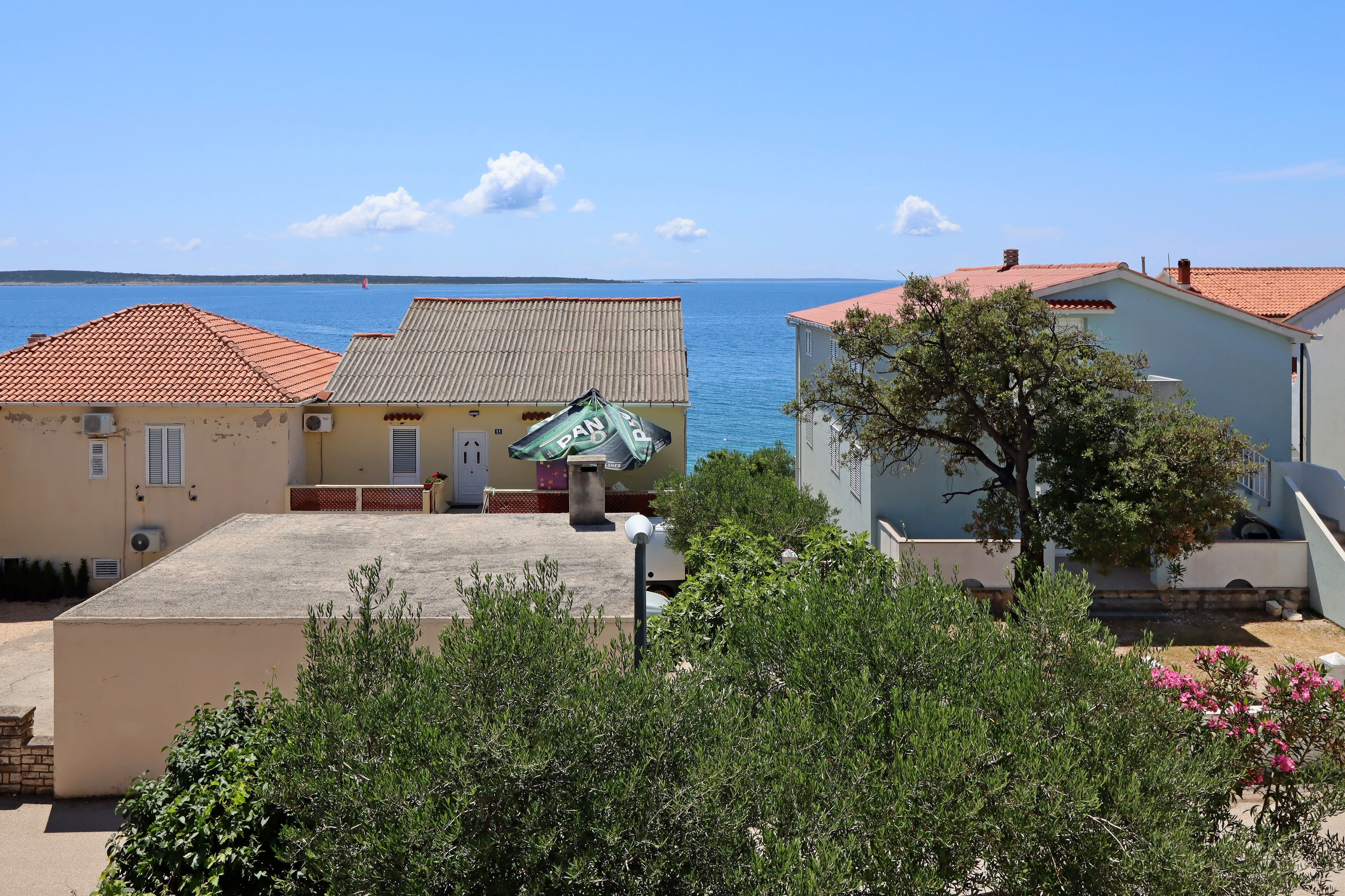 Two bedroom apartment with terrace and sea view Mandre, Pag  A-a