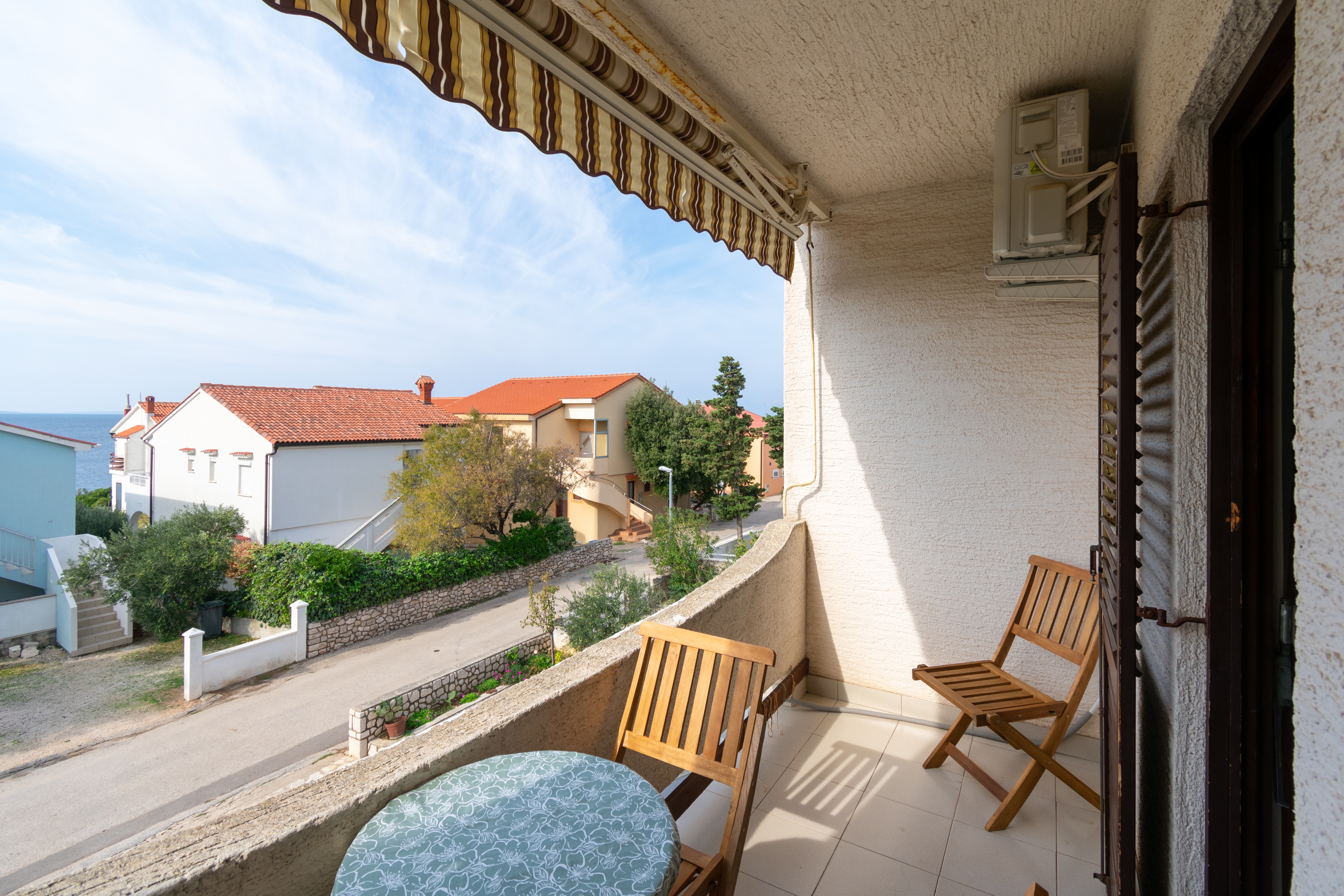 One bedroom apartment with terrace and sea view Mandre, Pag  A-b