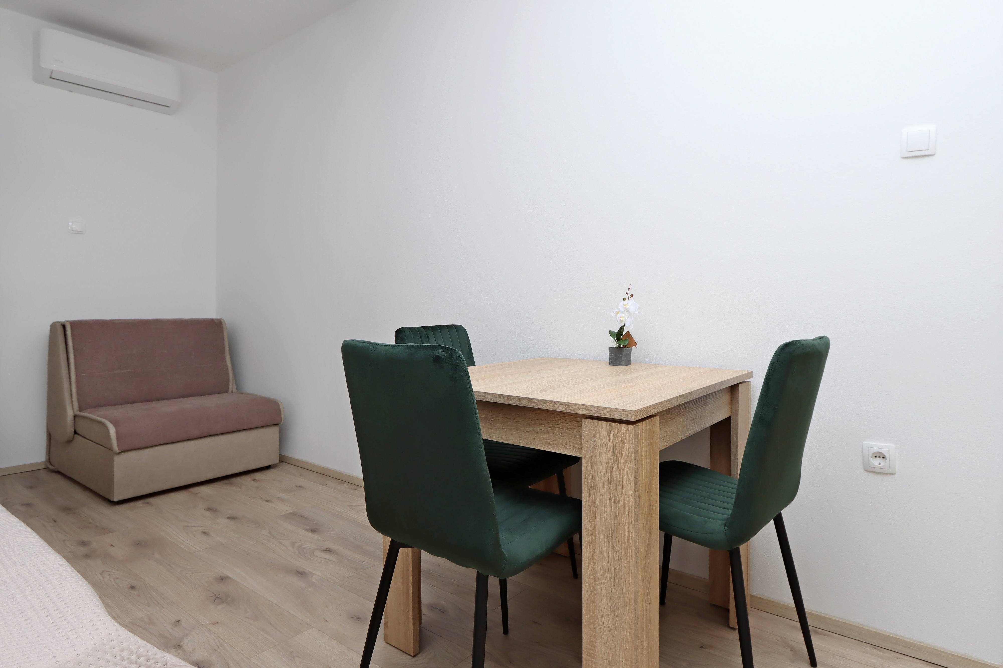 Studio flat with balcony and sea view Mandre, Pag  AS-b